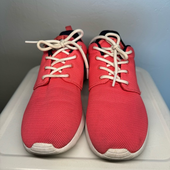Nike Women's Nike Roshe One Sea Coral/Obsidian-White SZ 7 - Picture 2 of 6